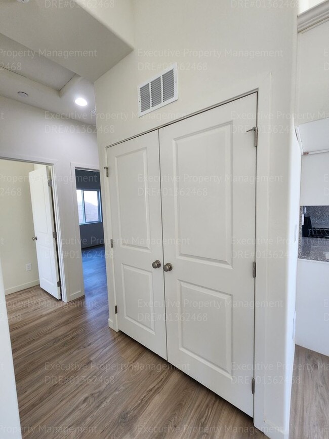 Building Photo - 8512 Grandy St