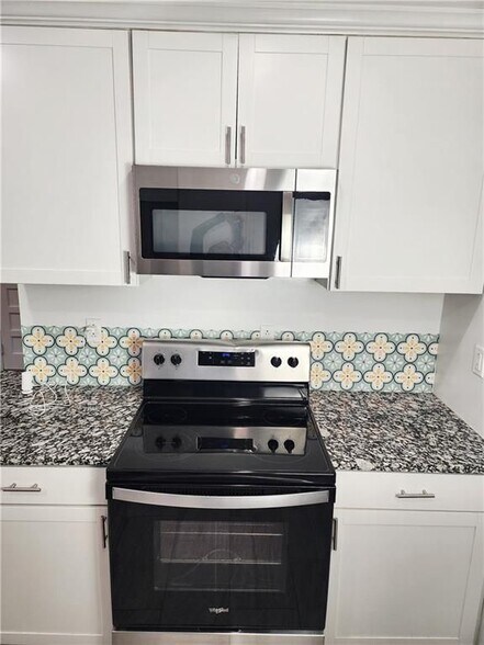 Building Photo - 3158 Cloverhurst Dr