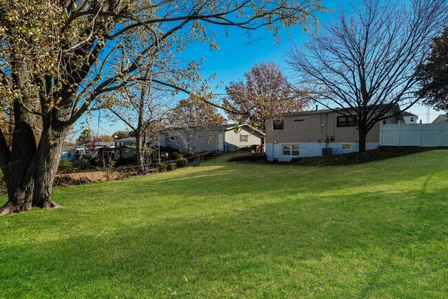 Building Photo - 10835 Antrill Dr