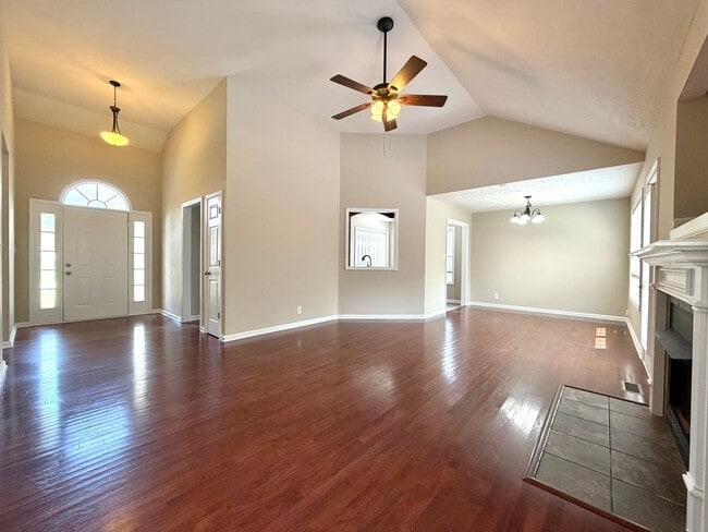 Building Photo - 1329 Mutual Dr