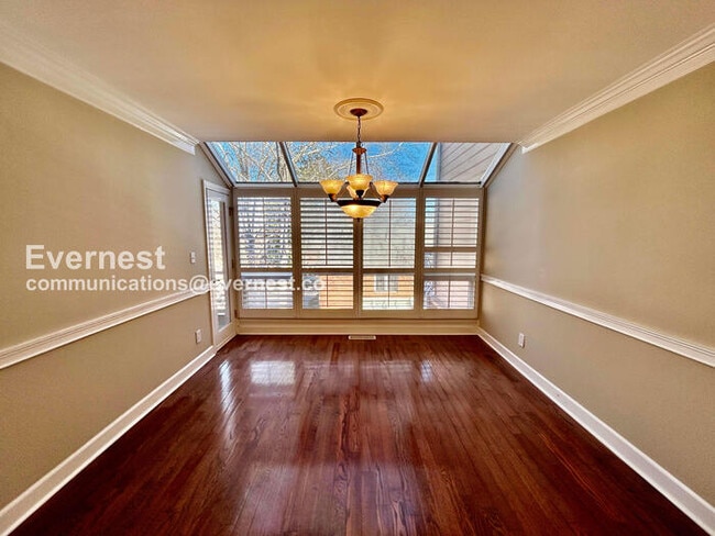 Building Photo - 7500 Roswell Rd