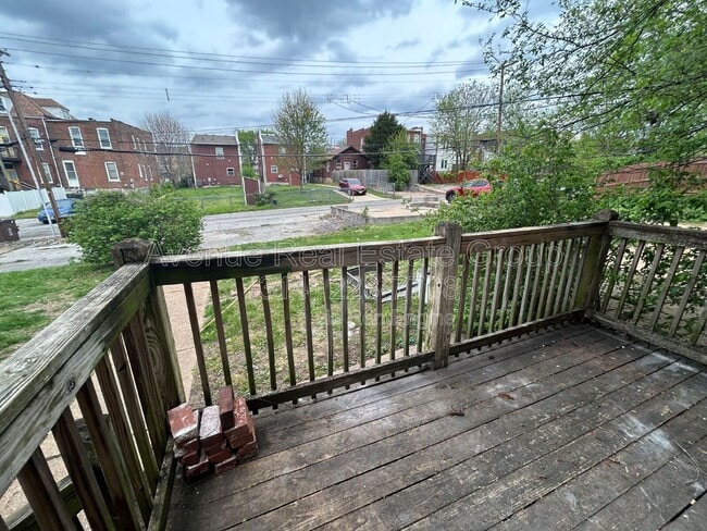 Building Photo - 3831 Blaine Ave