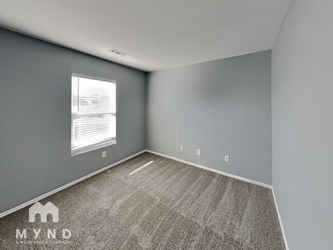 Building Photo - 918 Willow Wind Dr