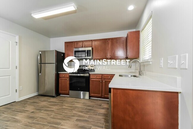 Building Photo - 3 Bedroom Pet-Friendly Home in GREENSBORO,...