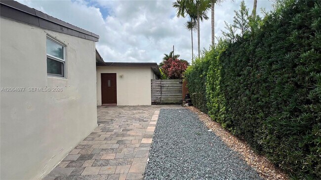 Building Photo - 6550 SW 8th St