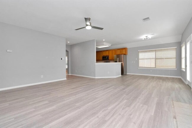 Building Photo - 1210 Foxland Chase St