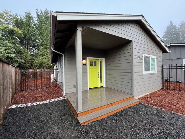 Primary Photo - 3155 Dogwood Dr S