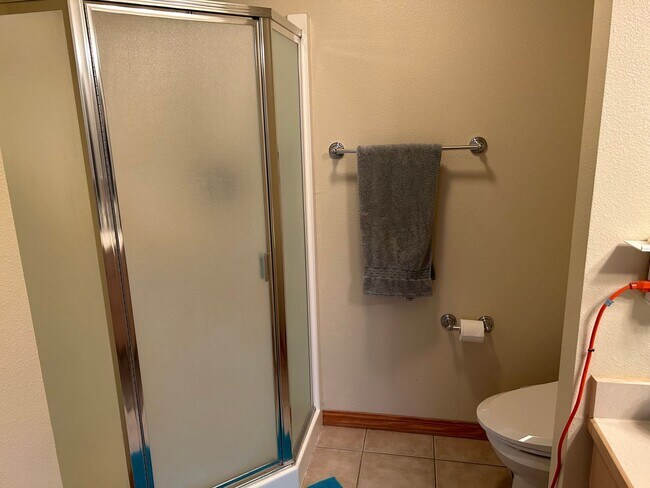 Building Photo - 3 bedroom home with deck views of the lake and mountains in Lakeside!