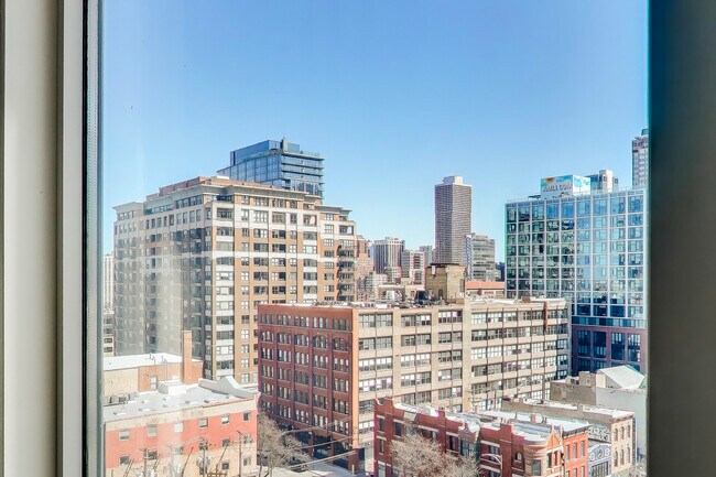 Building Photo - 757 N Orleans St