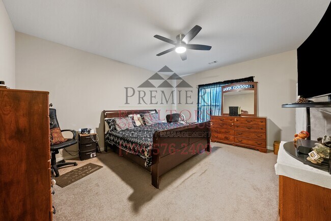 Building Photo - 5116 Magazine Ln