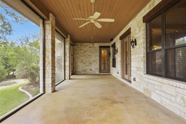 Building Photo - 203 Pristine Dr