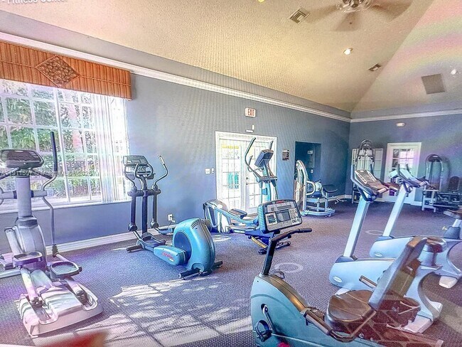 Building Photo - 1201 Lake Victoria Dr