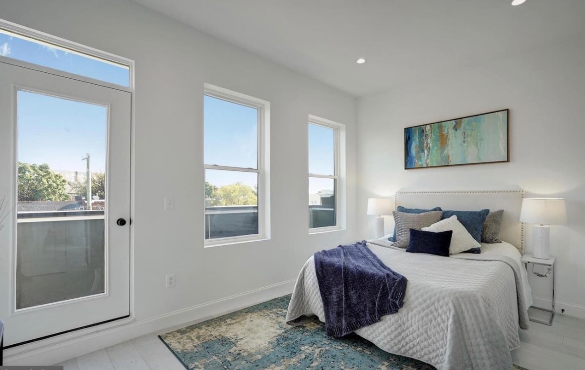 Building Photo - 638 Franklin St NE