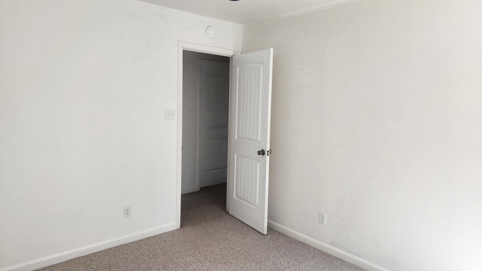 Building Photo - 17501 Tannery Ln