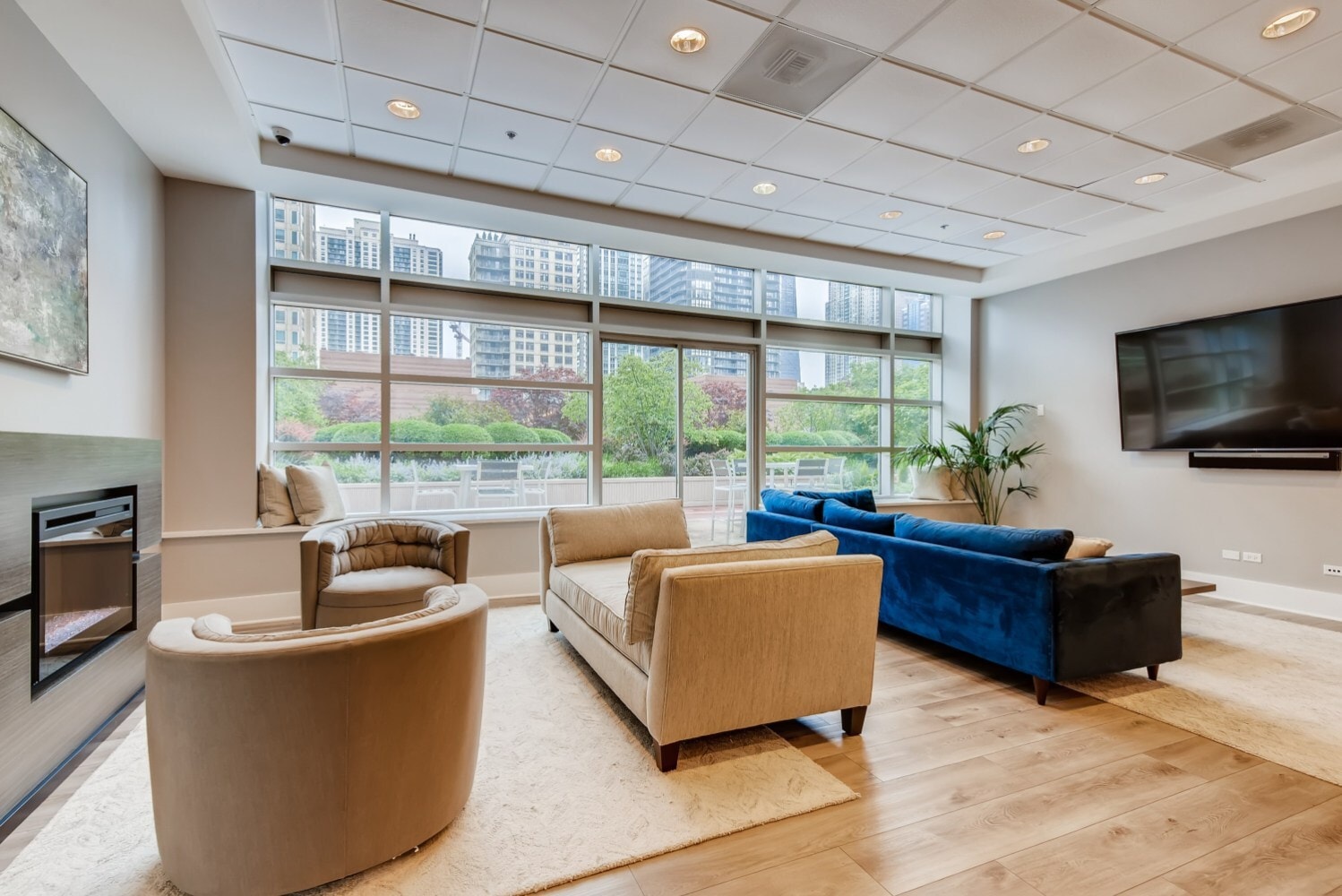 Building Photo - 545 N Dearborn St