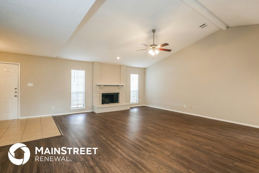 Building Photo - 1028 Eagle Dr