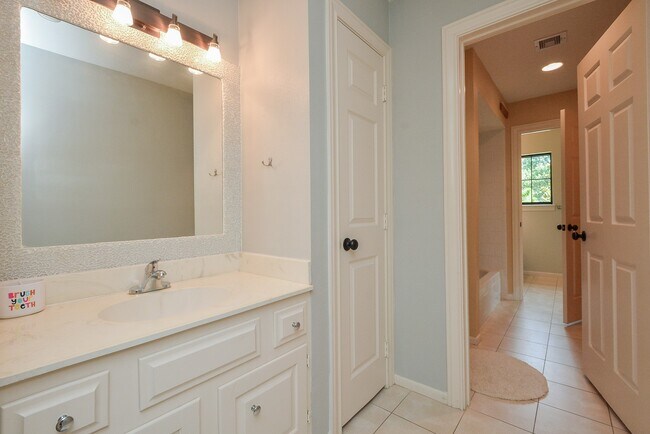 Building Photo - 20115 Anson Falls Ct