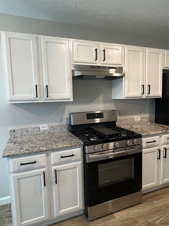 Building Photo - 12035 Duane St