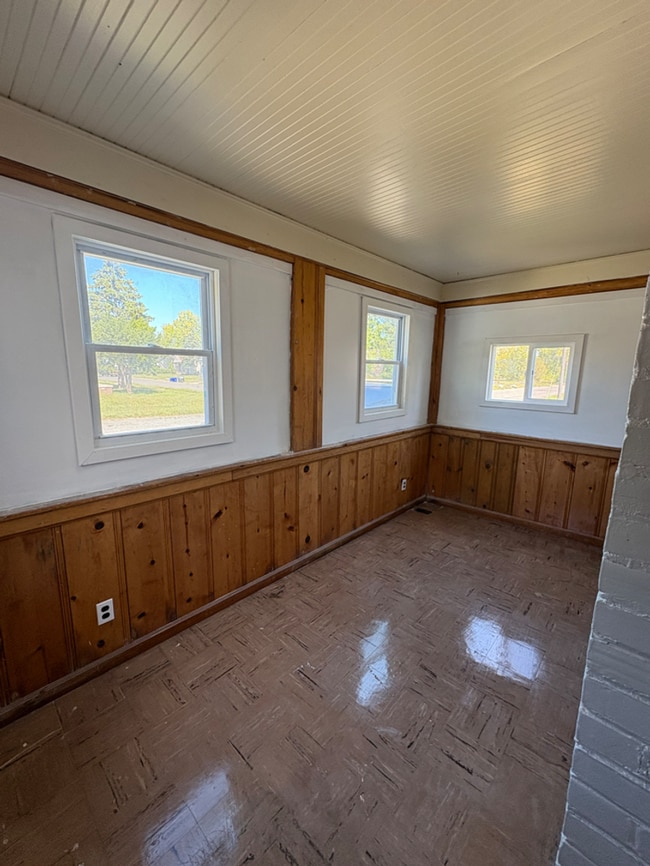 Building Photo - 5115 Farmbrook St