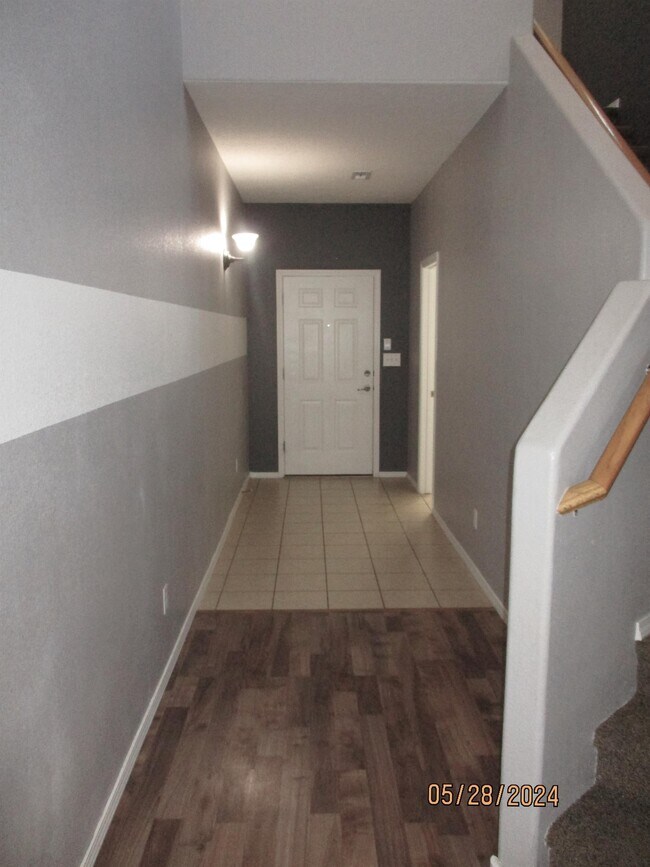 Building Photo - 2432 Violeta Cir SE