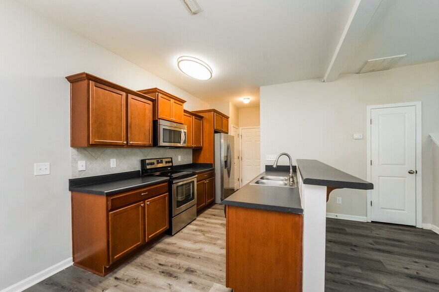 Building Photo - 630 Mountain Quail Dr