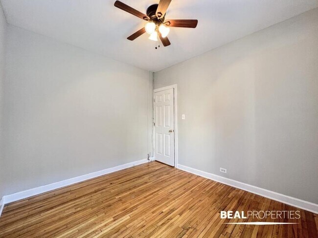 Building Photo - 1 bedroom in CHICAGO IL 60613