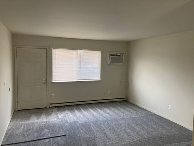 Building Photo - RANCH STYLE 2 BEDROOM DUPLEX FOR LEASE