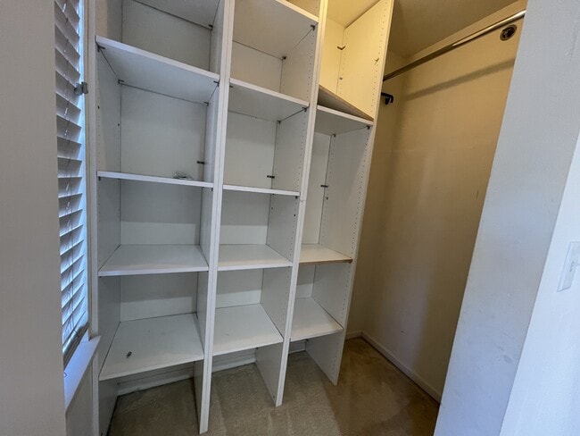 Building Photo - 4702 N Lamon Ave