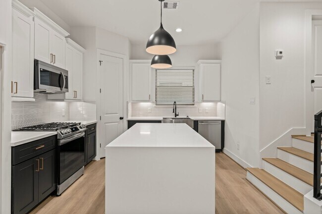 Building Photo - 816 Curtin St