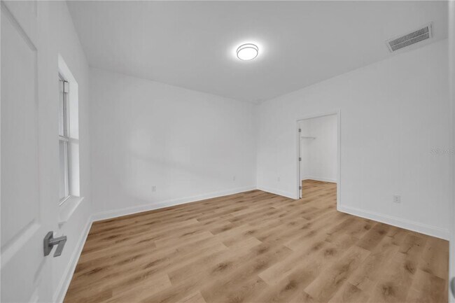 Building Photo - 10110 Baystate Dr