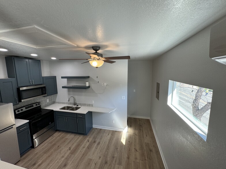 Kitchen - 754 Delmar St