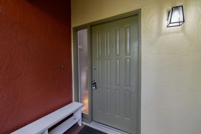 Building Photo - 13115 Belhaven Ct