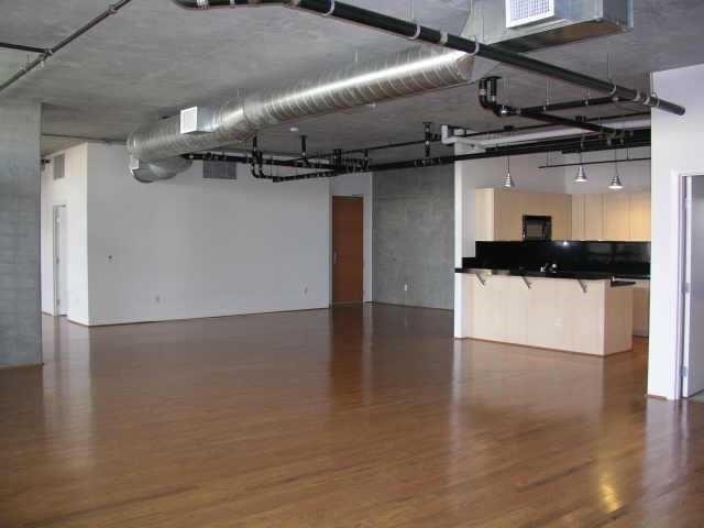 Building Photo - PARKLOFT!! Walk to Petco Park & all that E...