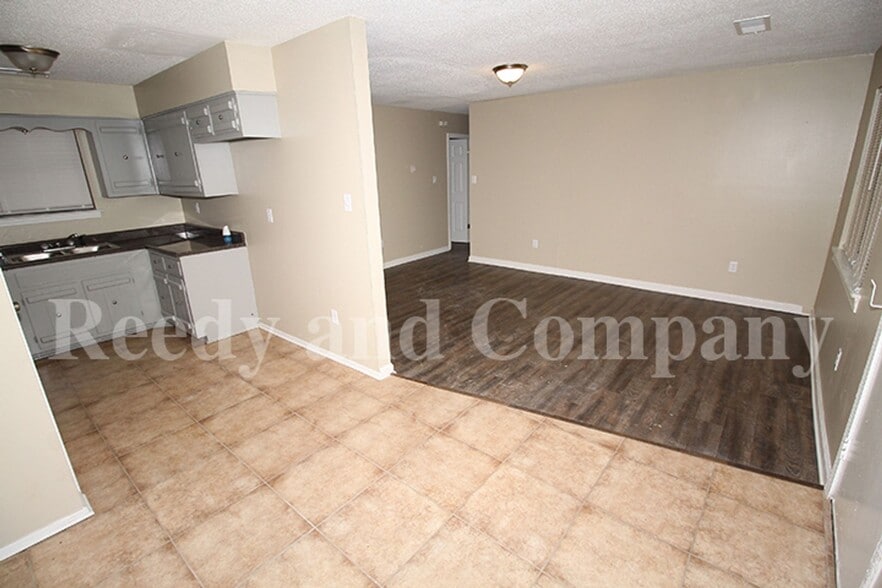 Building Photo - 5356 Lakeview Cove