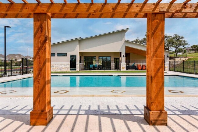 Building Photo - 505 Fair Oaks Dr