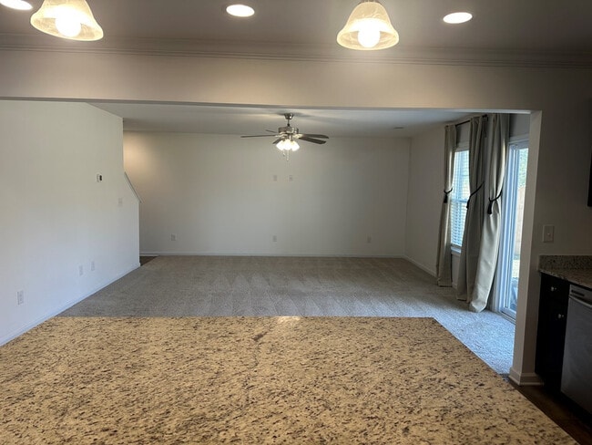 Building Photo - 1853 Ruger Dr