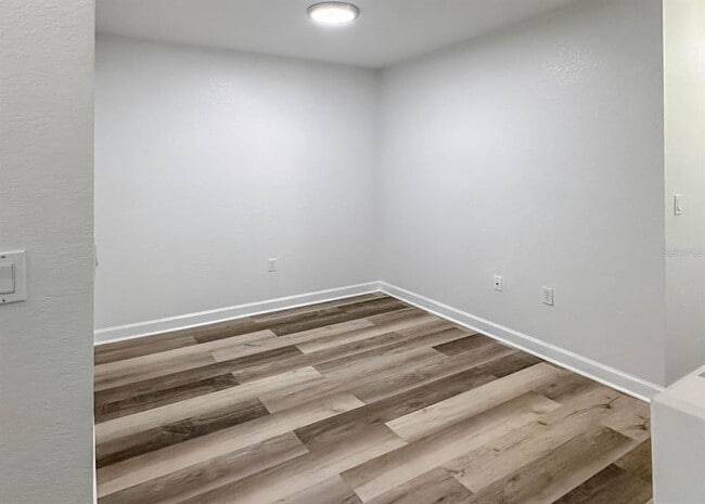 Building Photo - 4140 Napoli Lake Dr