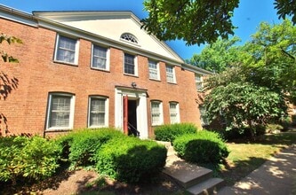 Building Photo - 2407 Arlington Blvd