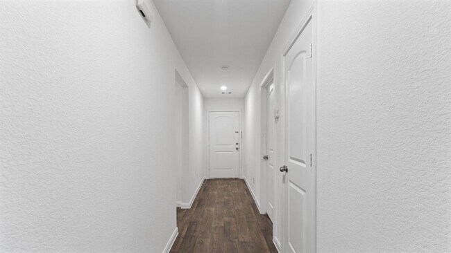 Building Photo - 410 Pimmit Hill Run