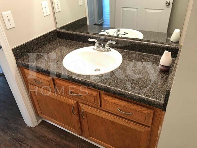 Building Photo - 8118 Birch Walk Dr