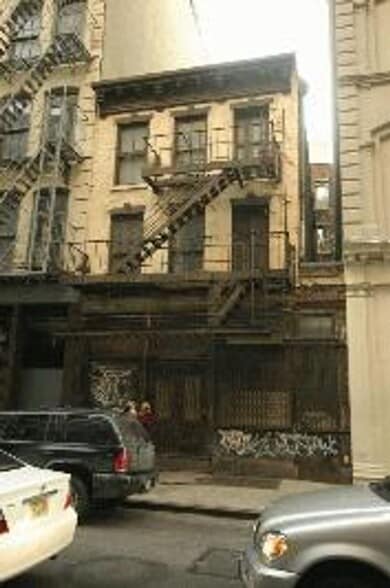 Building Photo - 35 Walker St