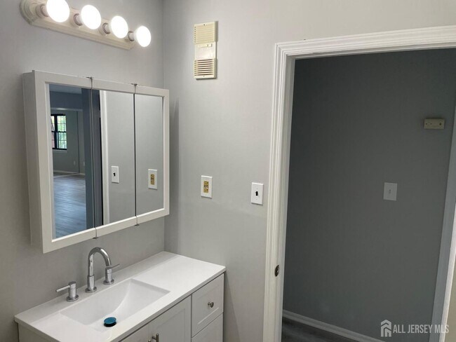 Building Photo - 118 Keystone Ct