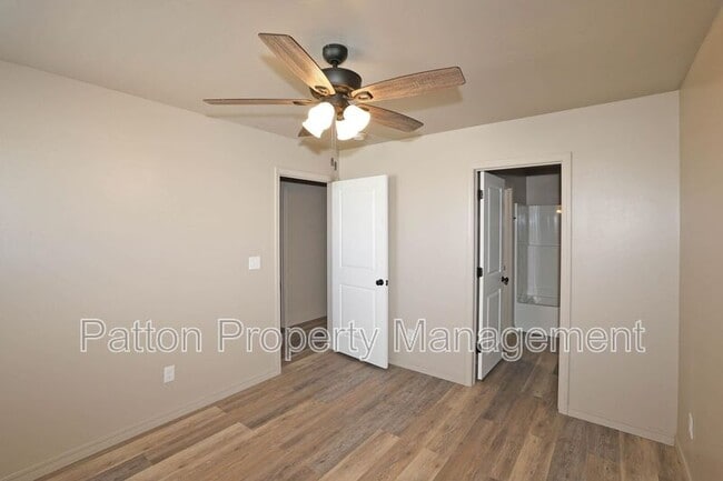 Building Photo - 10524 Tierra Santa Dr