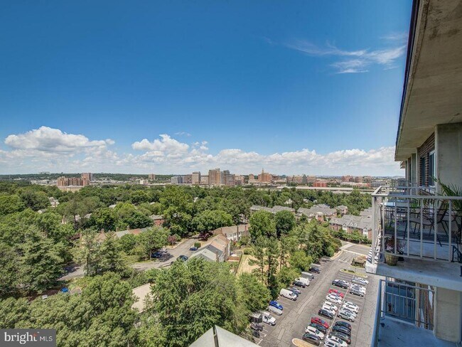 Building Photo - 2059 Huntington Ave