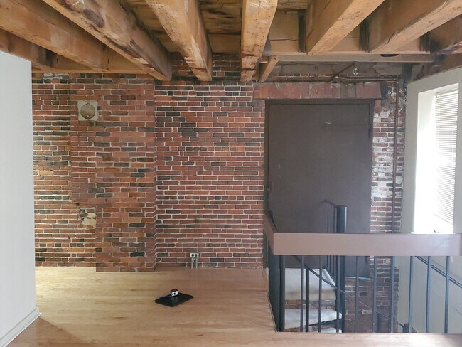 Building Photo - 57 Fulton St