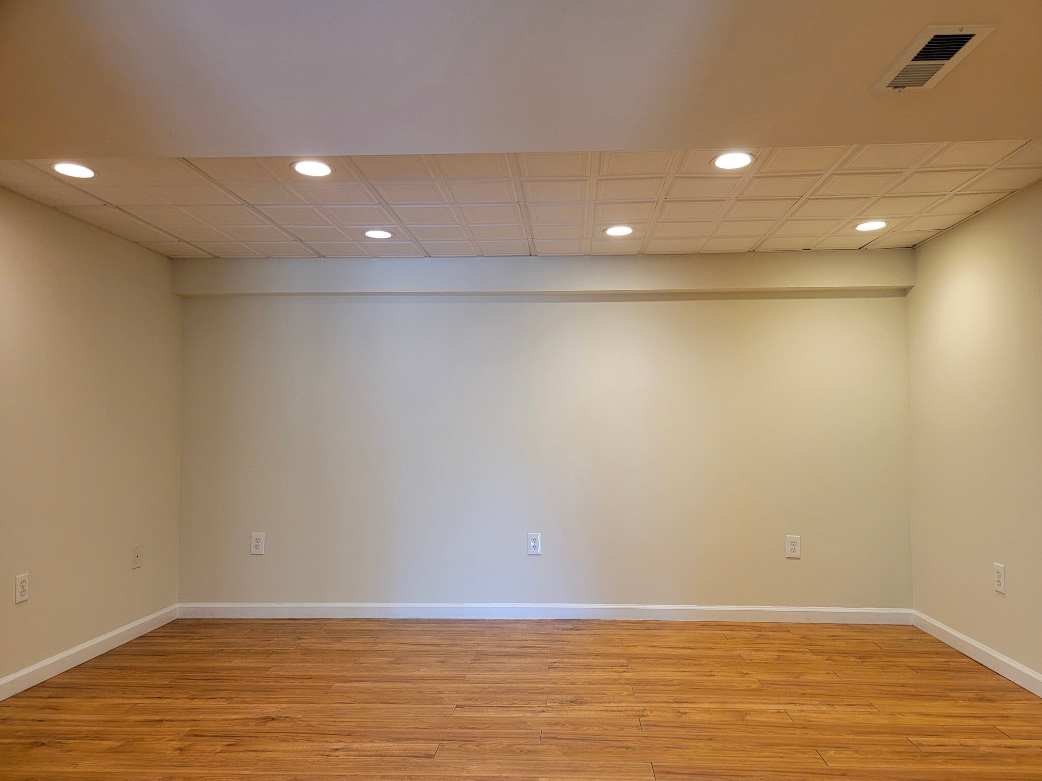 Building Photo - 1404 Carlton Dr