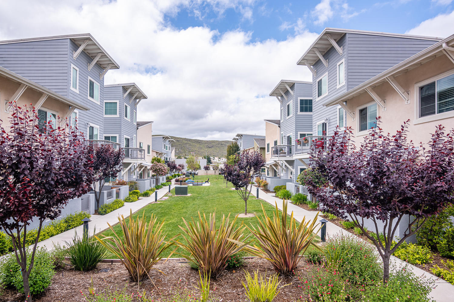 Building Photo - 955 Humbert Ave