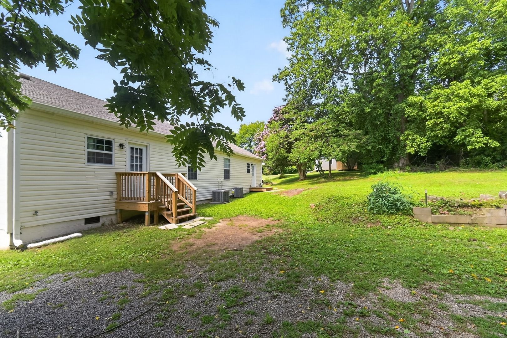 Building Photo - 176 Robertsville Rd