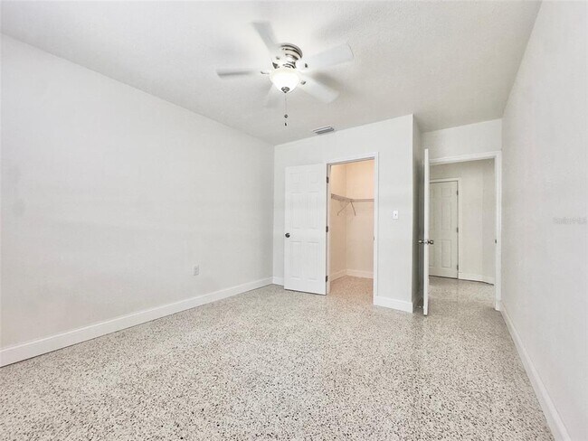 Building Photo - 10237 Tarpon Dr
