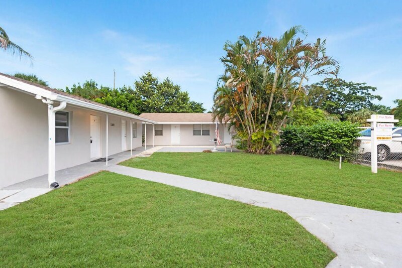 Building Photo - 1883 Smith Dr